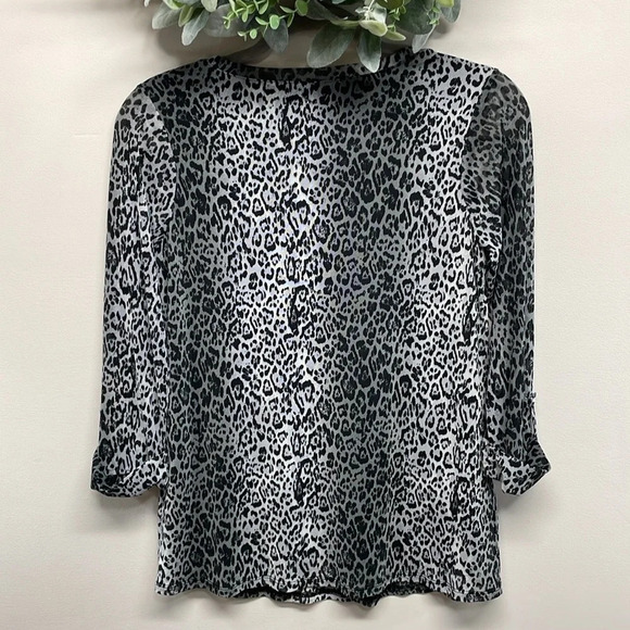 Roz & Ali Leopard Print Blouse 3/4 Rolled Tab Sleeve XS - Picture 3 of 16